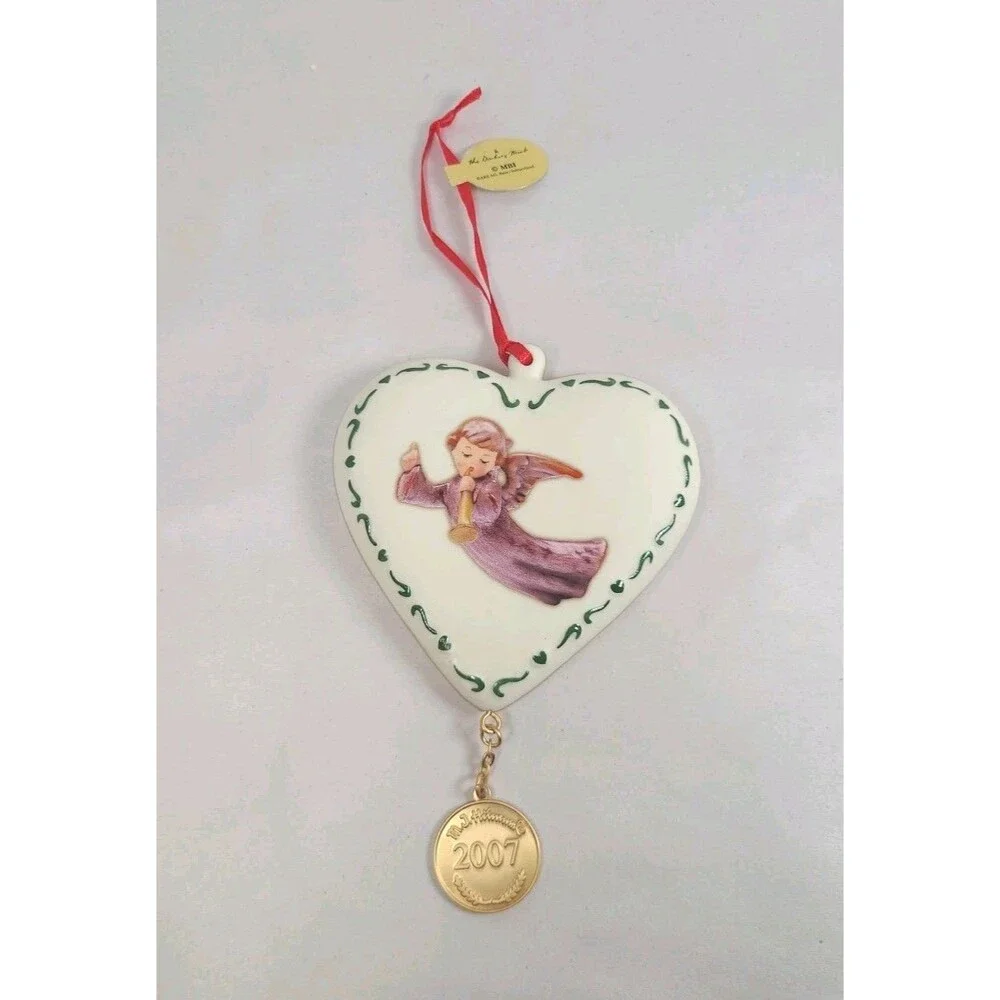 Beautiful MJ Hummel 2007 Flying Angel Heart Ornament w/ Original Box Christmas